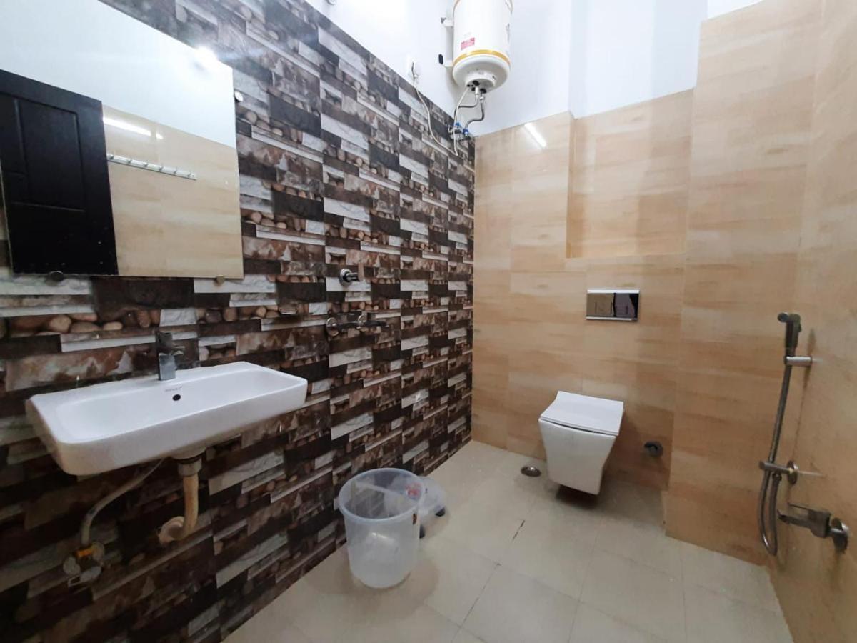Hotel Ak Residency à Haridwār Extérieur photo